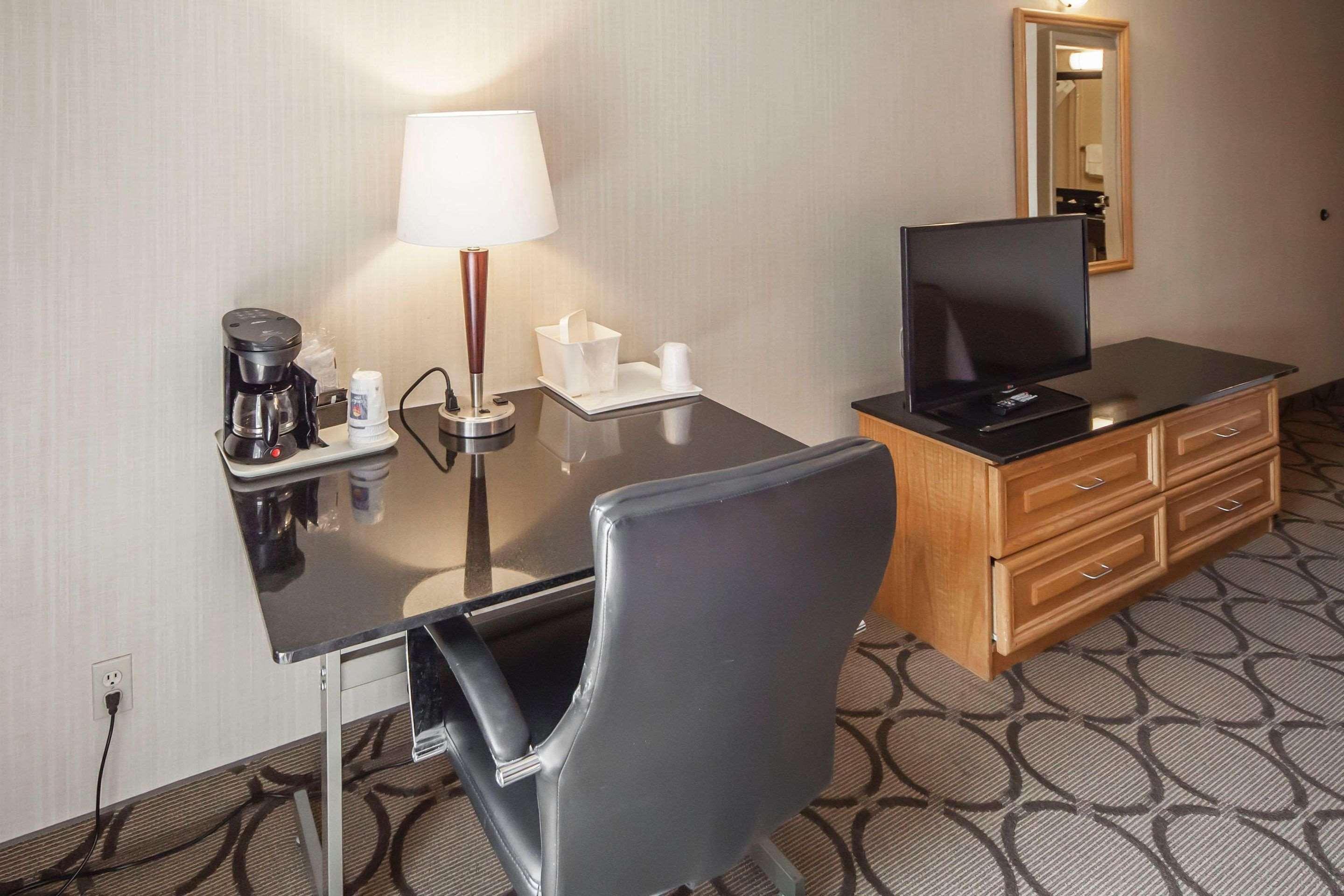 אדמונטון Comfort Inn West מראה חיצוני תמונה