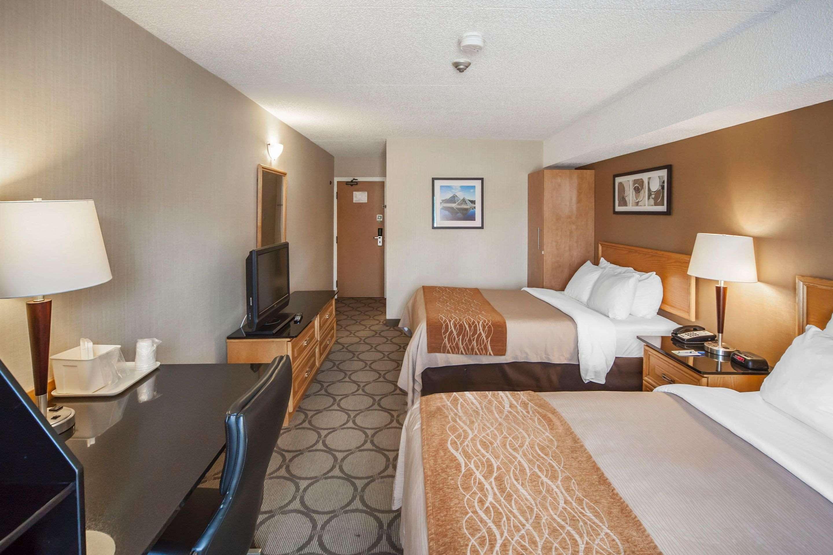 אדמונטון Comfort Inn West מראה חיצוני תמונה
