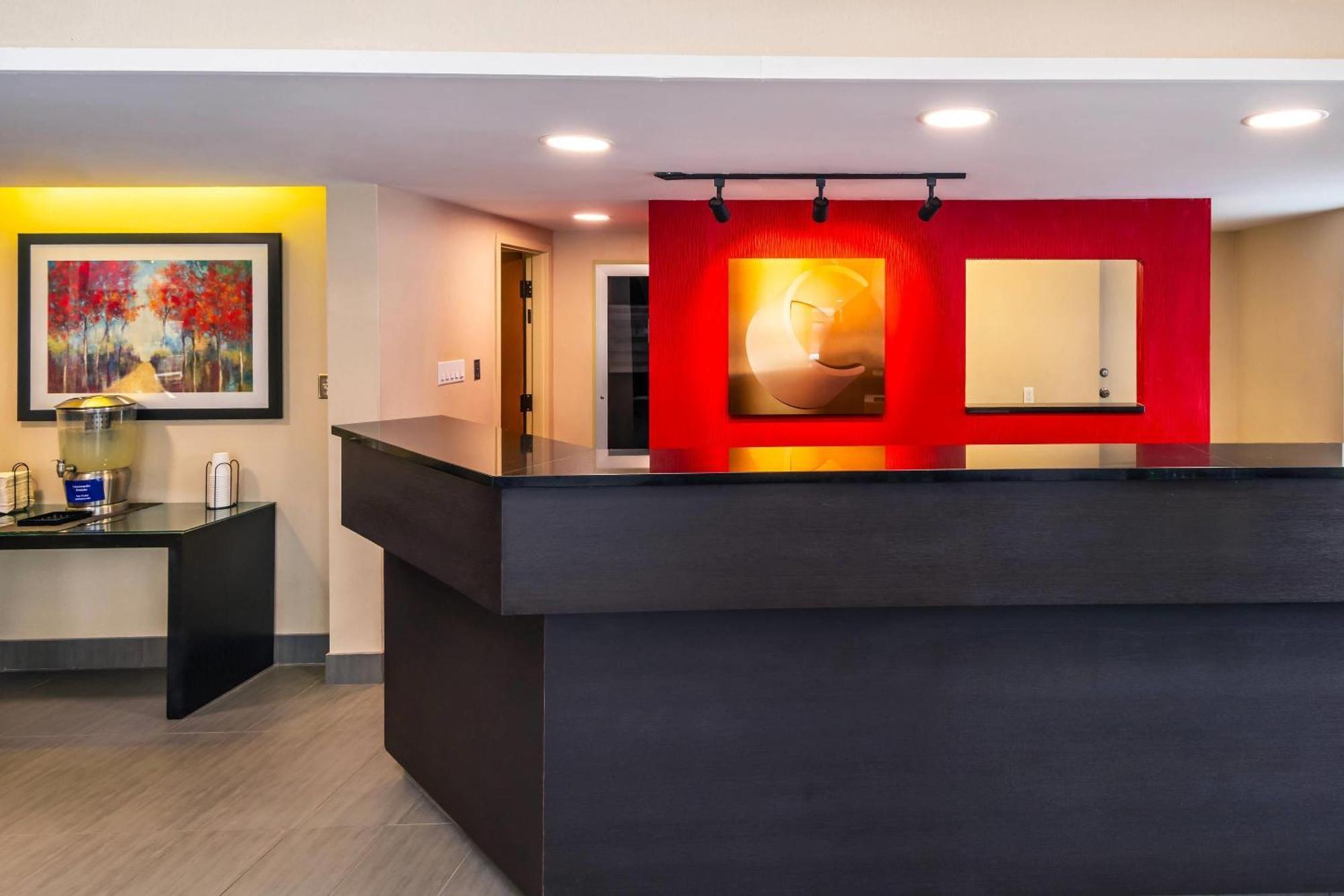 אדמונטון Comfort Inn West מראה חיצוני תמונה