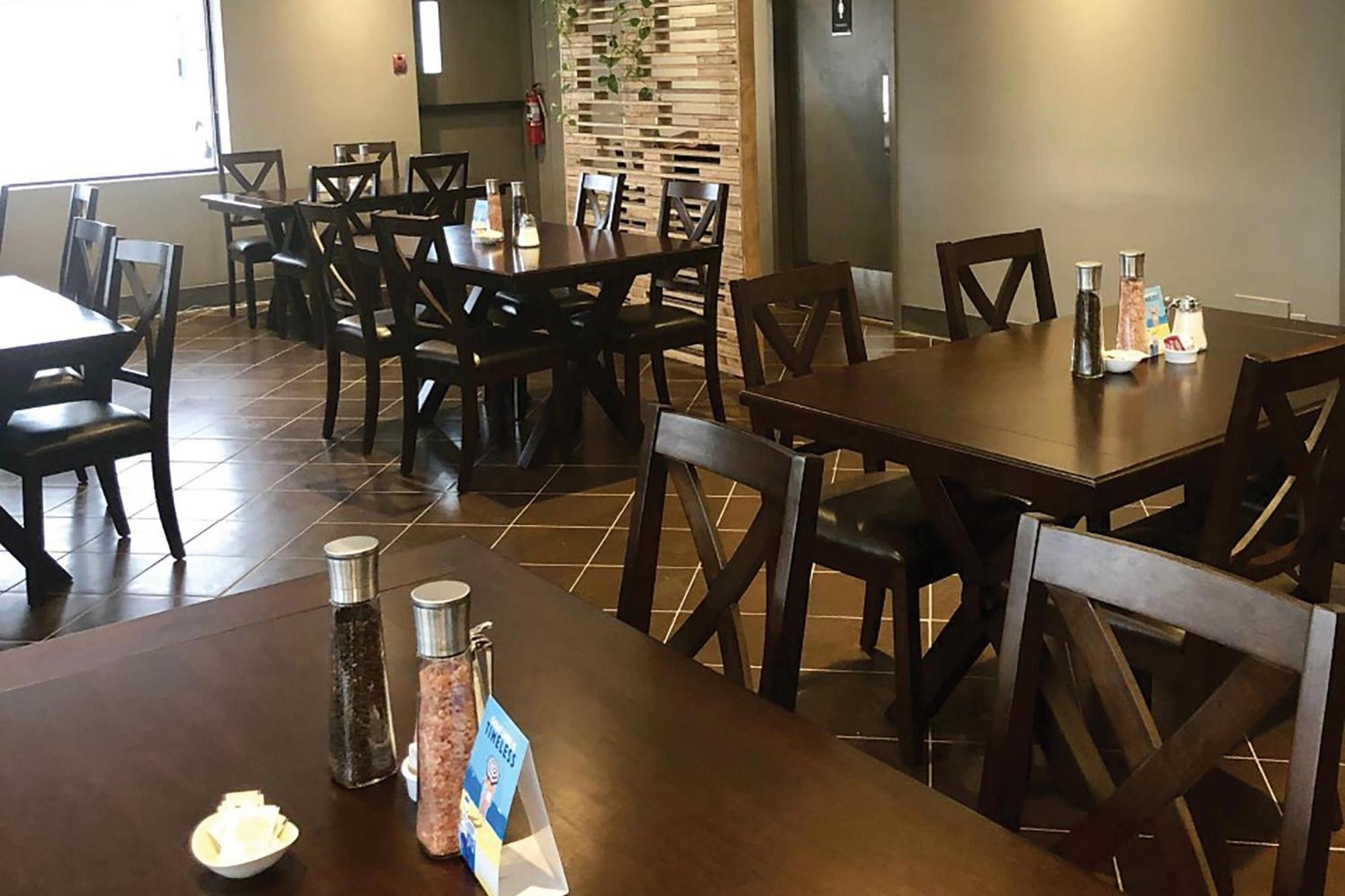 אדמונטון Comfort Inn West מראה חיצוני תמונה